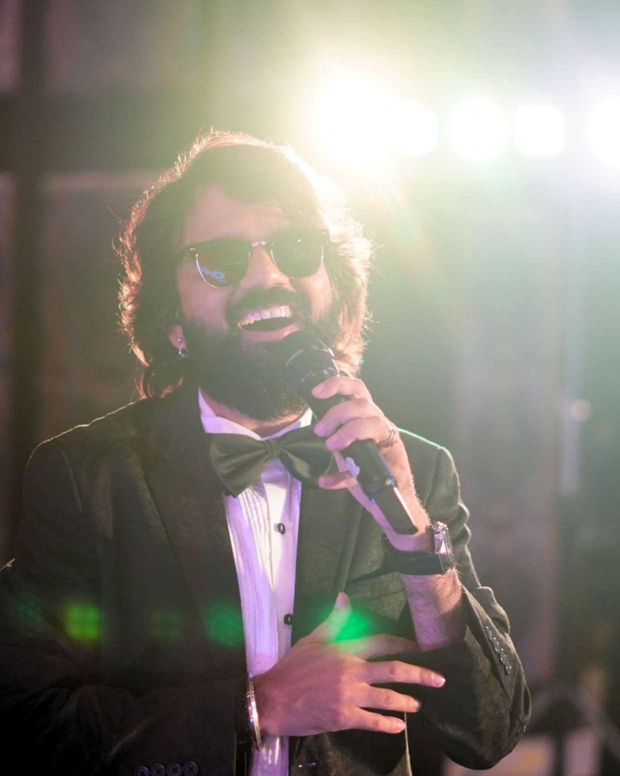 Oorja Band lead vocalist delivering soulful Garba melodies